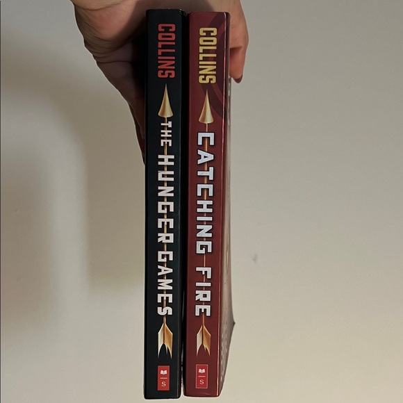 The Hunger Games and Catching Fire Book Set - Picture 4 of 4